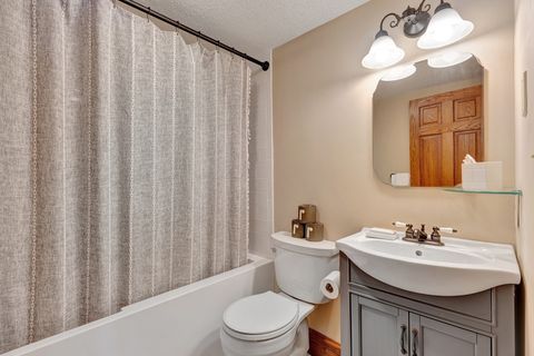 Condominium in Salem NH 80 Pond St #4 27.jpg