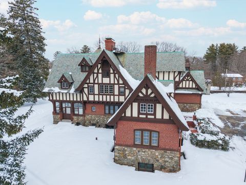 Condominium in Salem NH 80 Pond St #4 2.jpg