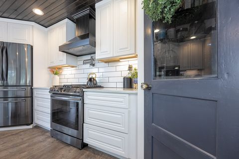 Single Family Residence in Hampstead NH 20 Bailey Shore 13.jpg