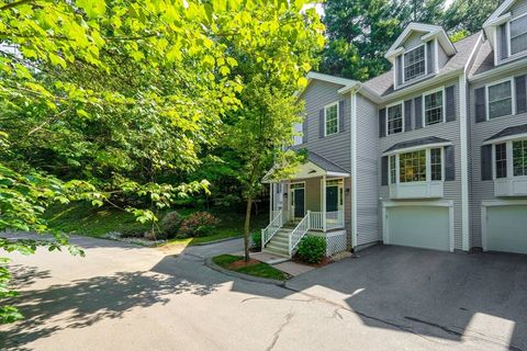 Condominium in Nashua NH 38 Georgetowne Dr #0.jpg