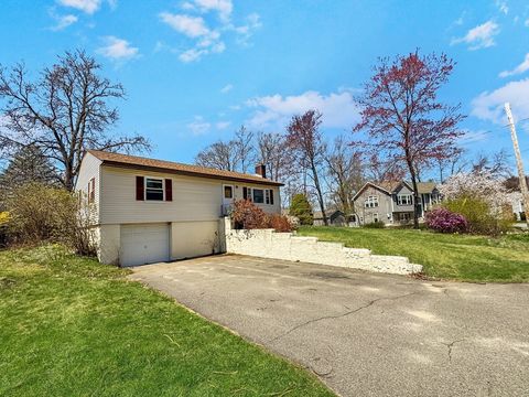 Single Family Residence in Salem NH 42 Wheeler Ave.jpg