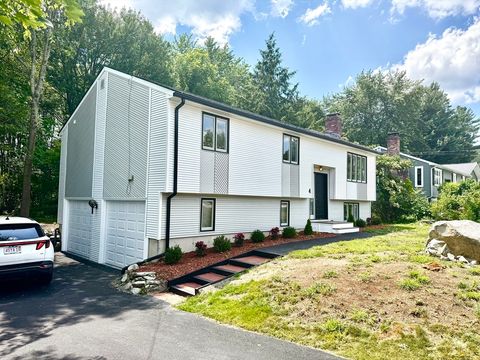 Single Family Residence in Nashua NH 4 Old Coach Rd.jpg