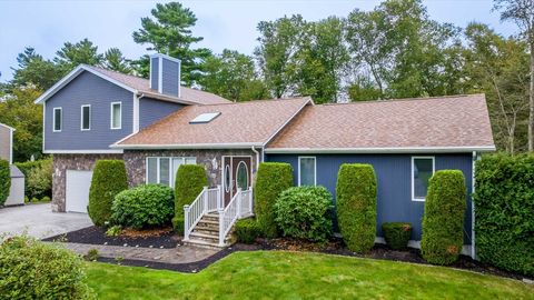 Single Family Residence in Acushnet MA 26 Blueberry Dr.jpg