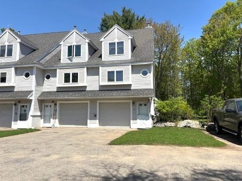 Condominium in Hampton NH 66 Schooner Landing #66.jpg