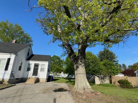 Single Family Residence in Goffstown NH 28 Higgins Street 20.jpg