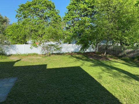 Single Family Residence in Goffstown NH 28 Higgins Street 24.jpg