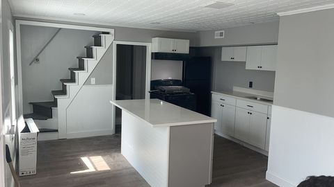 Triplex in Nashua NH 94 Chandler St.jpg