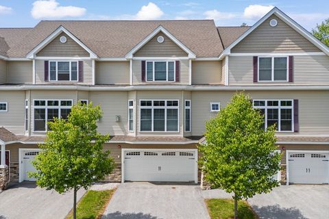 Condominium in Hooksett NH 5 Manor Dr #B.jpg