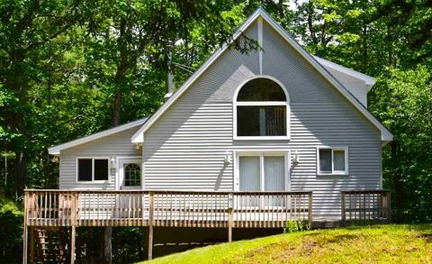 Single Family Residence in Moultonborough NH 52 Geneve St.jpg