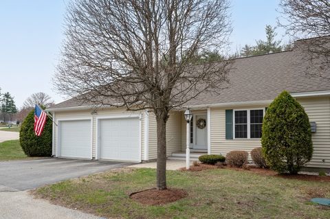 Condominium in Sandown NH 42 Christopher Drive #30.jpg