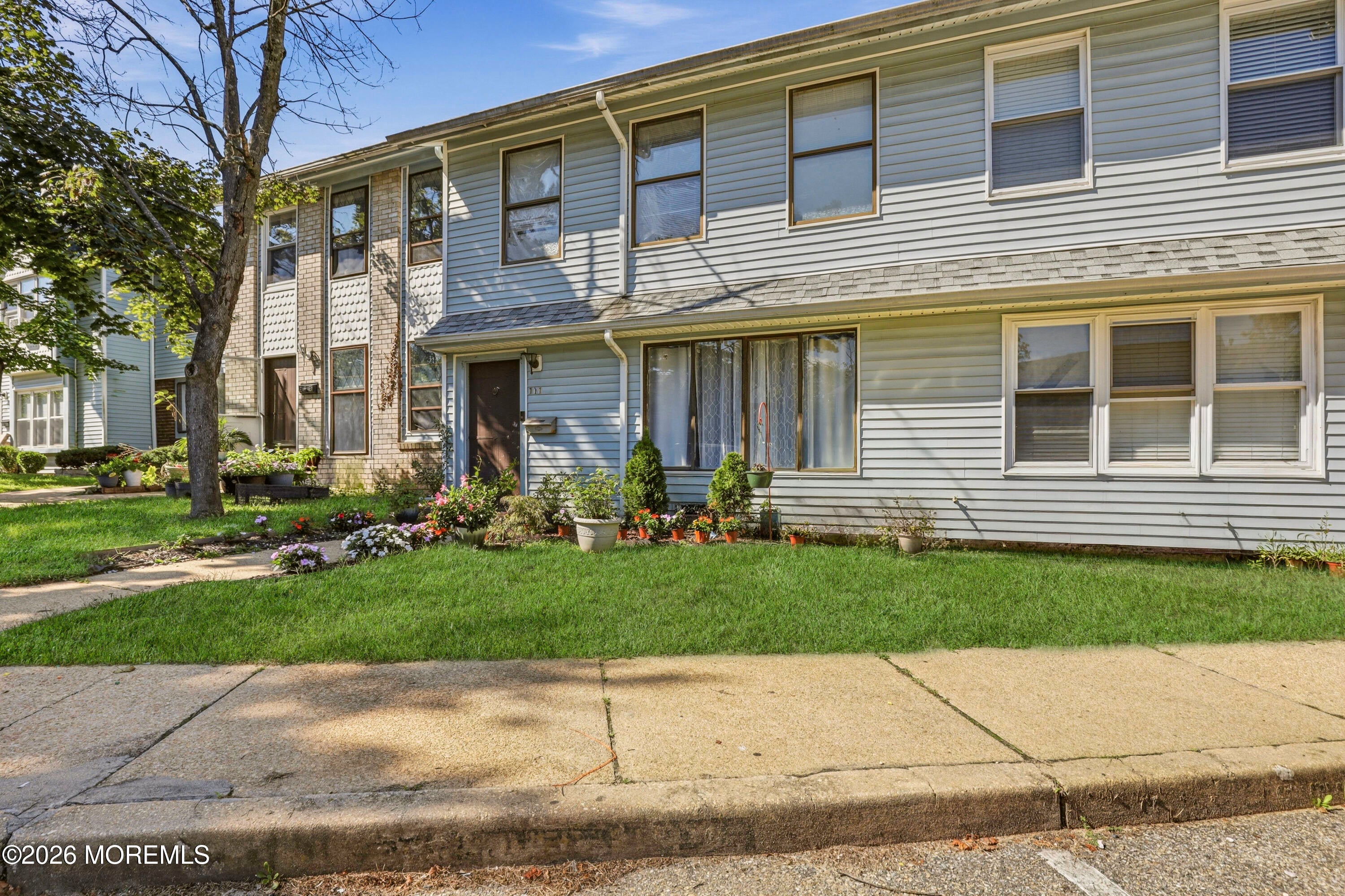 111 Williamsburg Ln, Lakewood, NJ 08701 photo