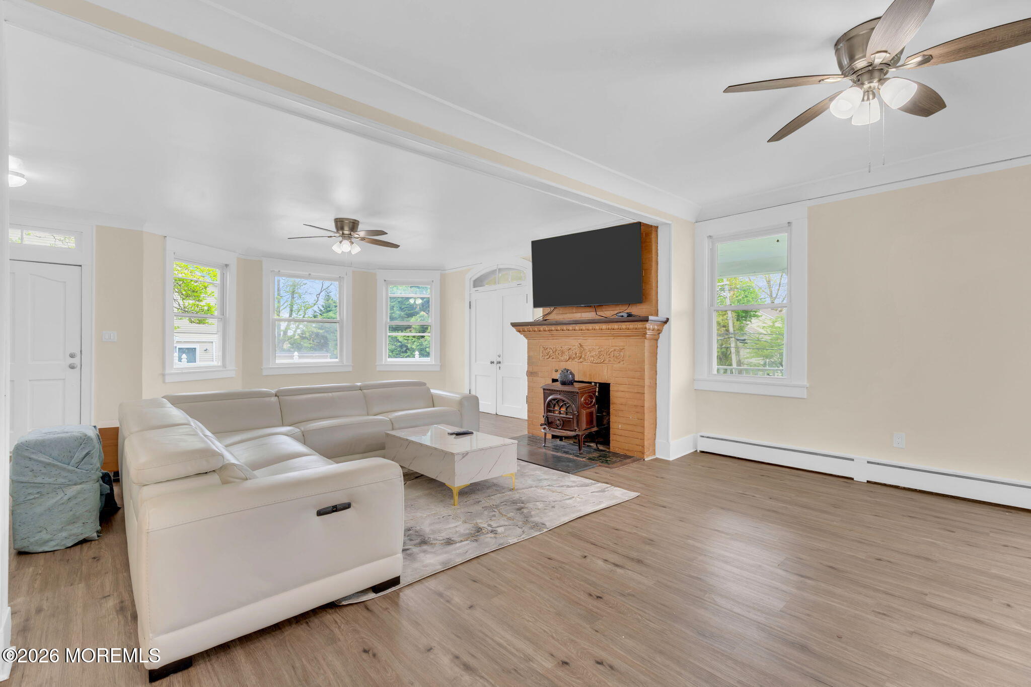 123 Reynolds Dr, Eatontown, NJ 07724