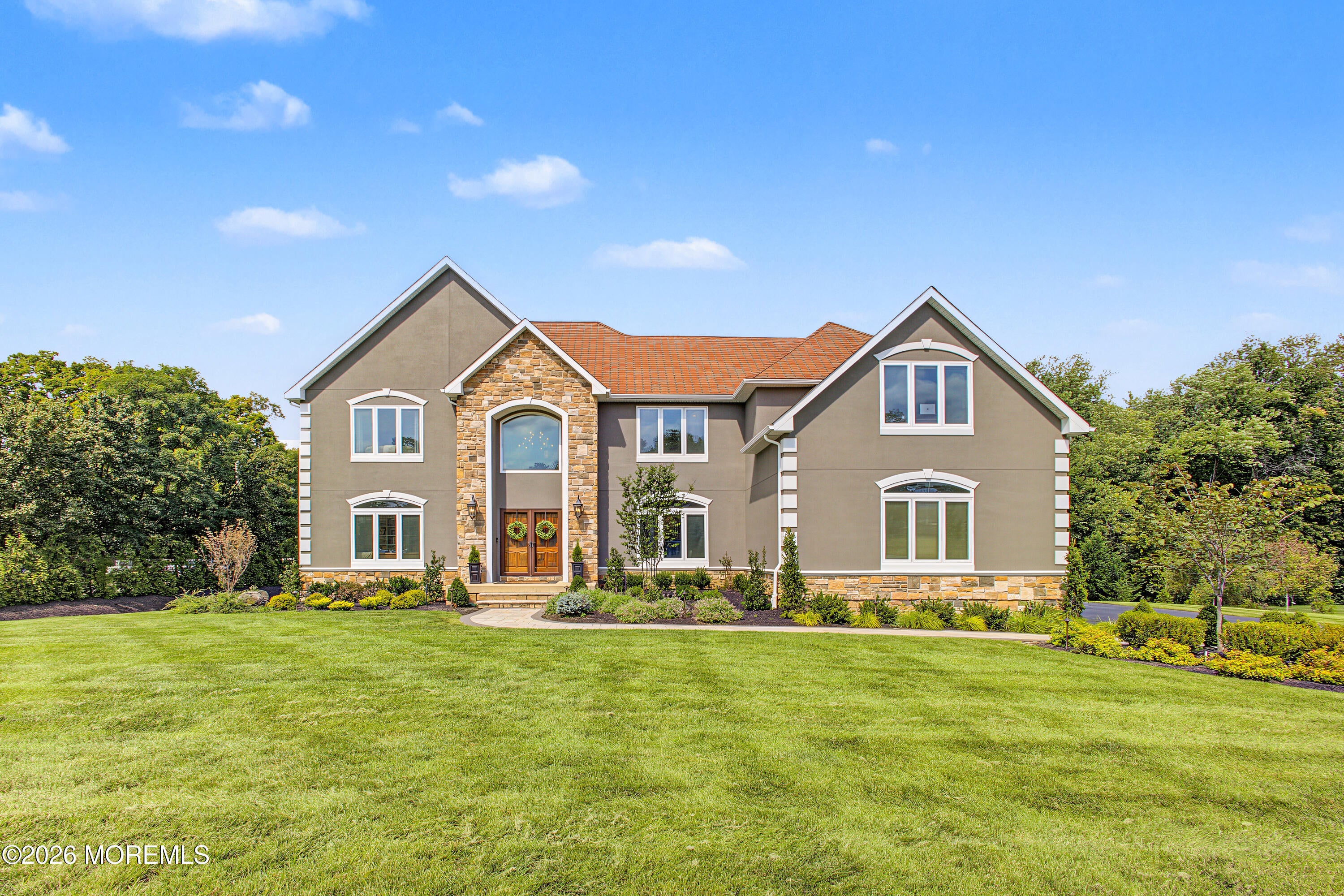 1 Waltham Dr, Tinton Falls, NJ 07724