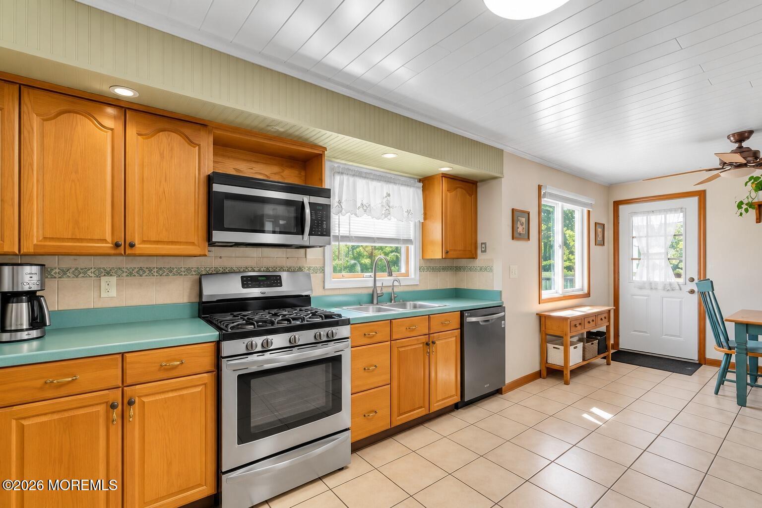 159 Susan Dr, Jackson, NJ 08527 photo