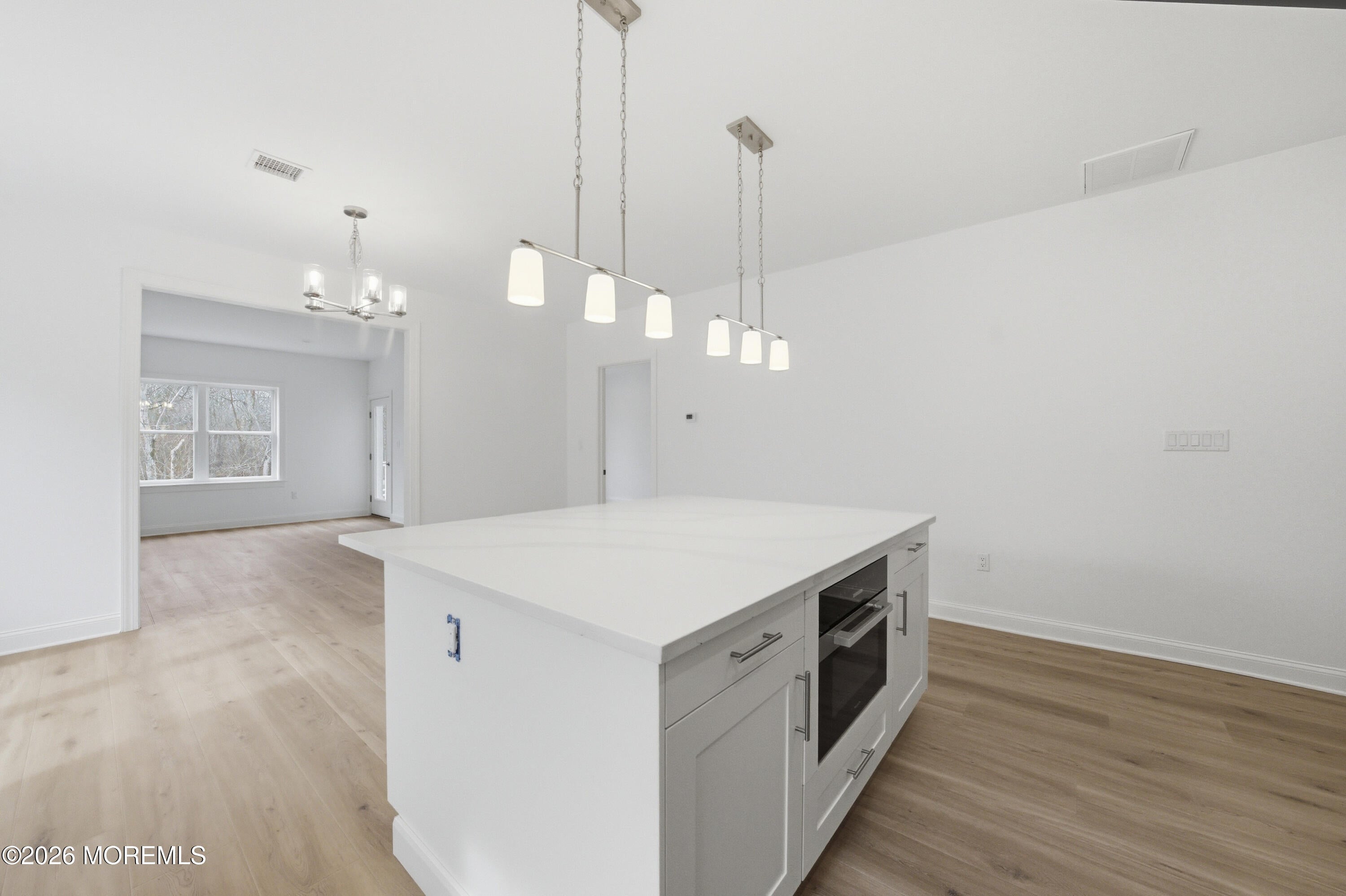 10 Remington Ct, Farmingdale, NJ 07727 photo