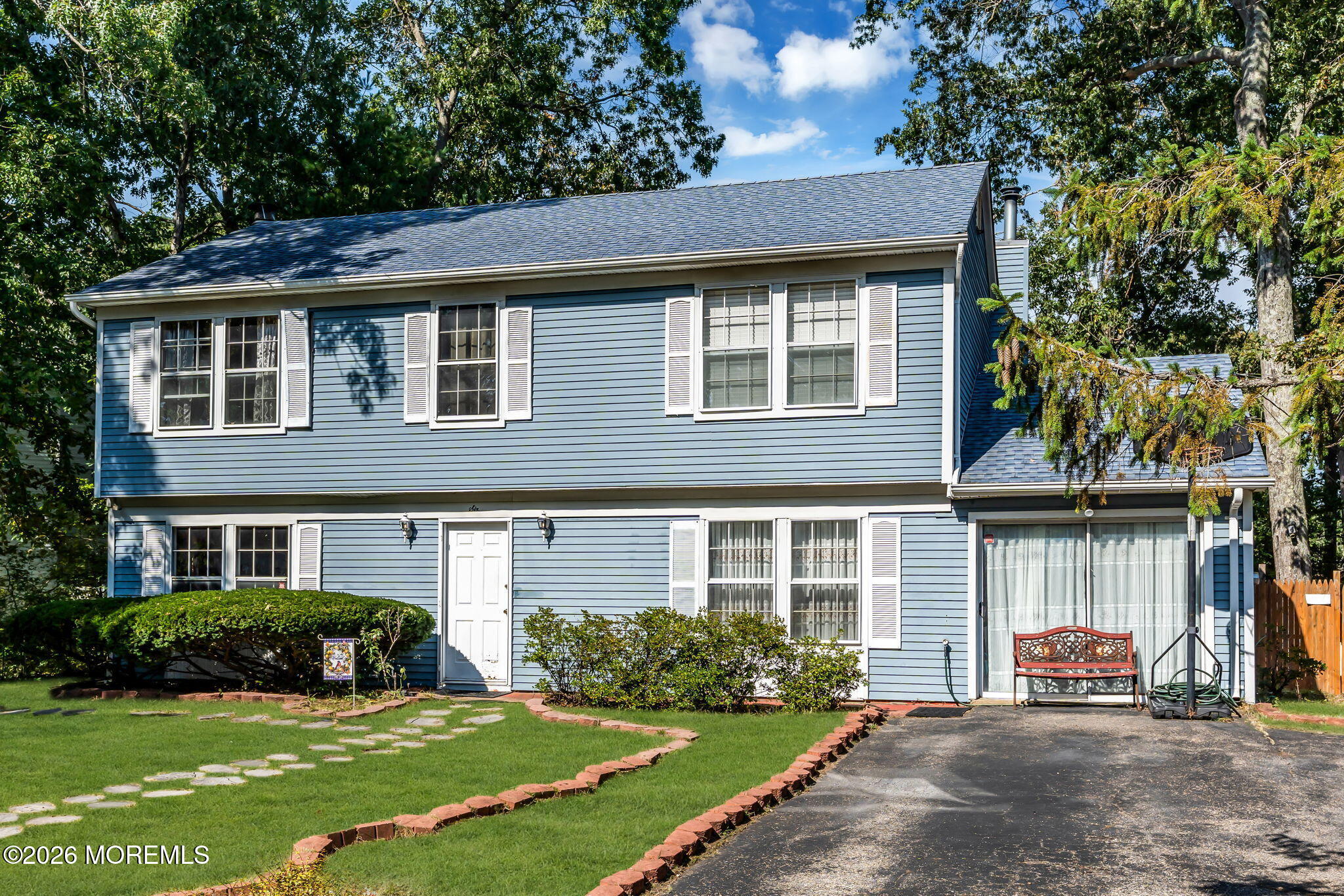 6 Riverwood Ct, Toms River, NJ 08757 photo