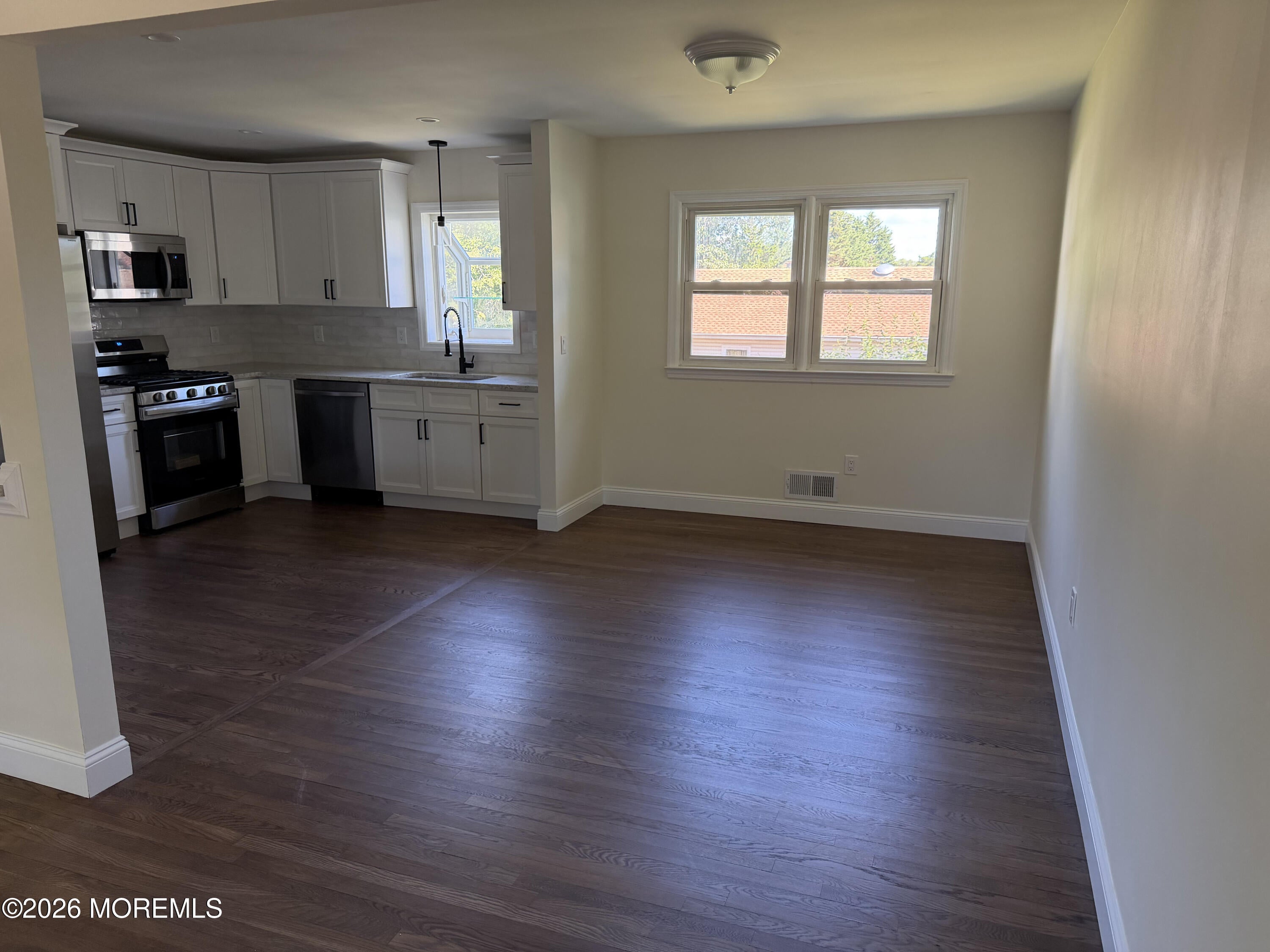 98 Kettle Creek Rd, Toms River, NJ 08753 photo