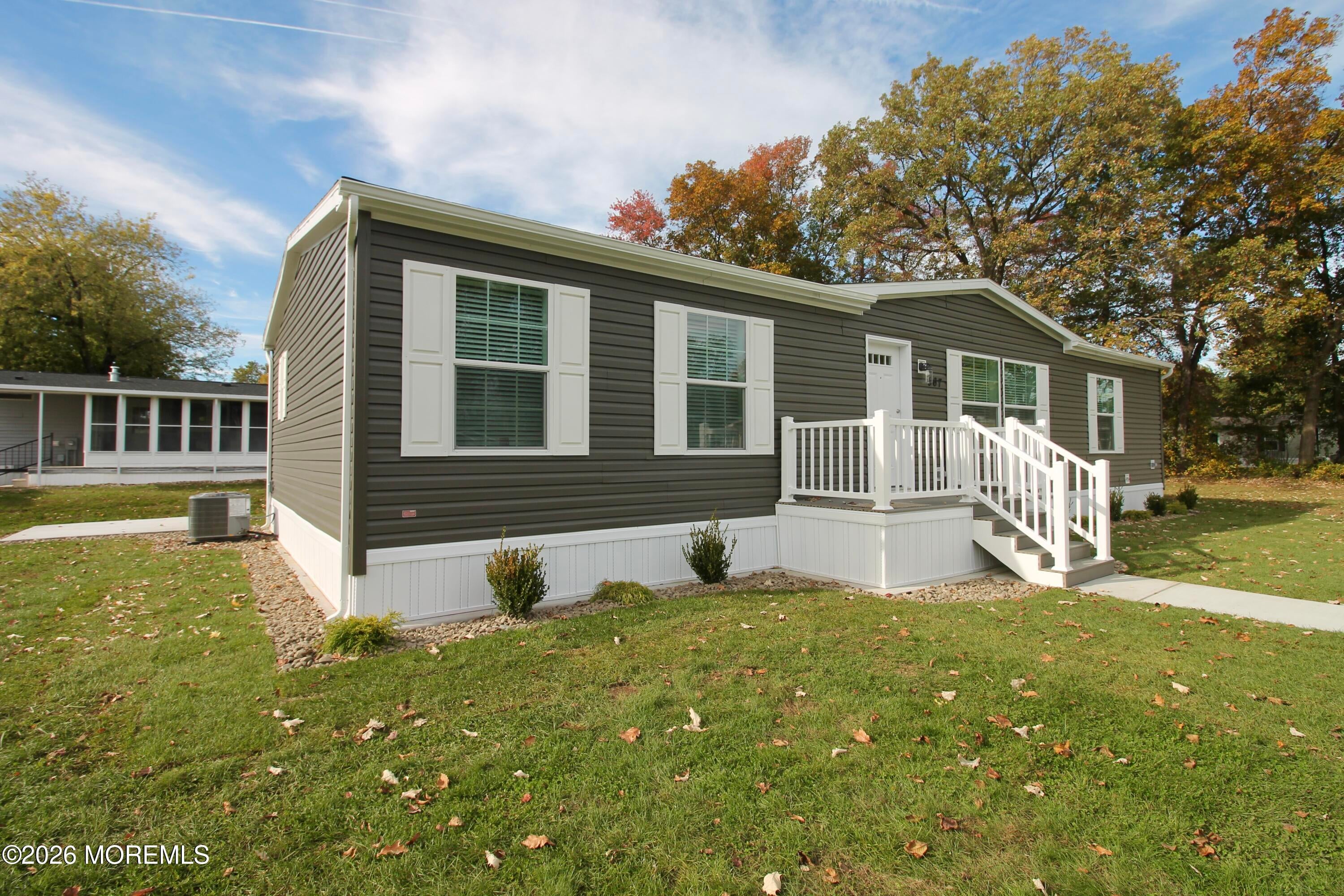 567 Sara Dr, Freehold, NJ 07728 photo