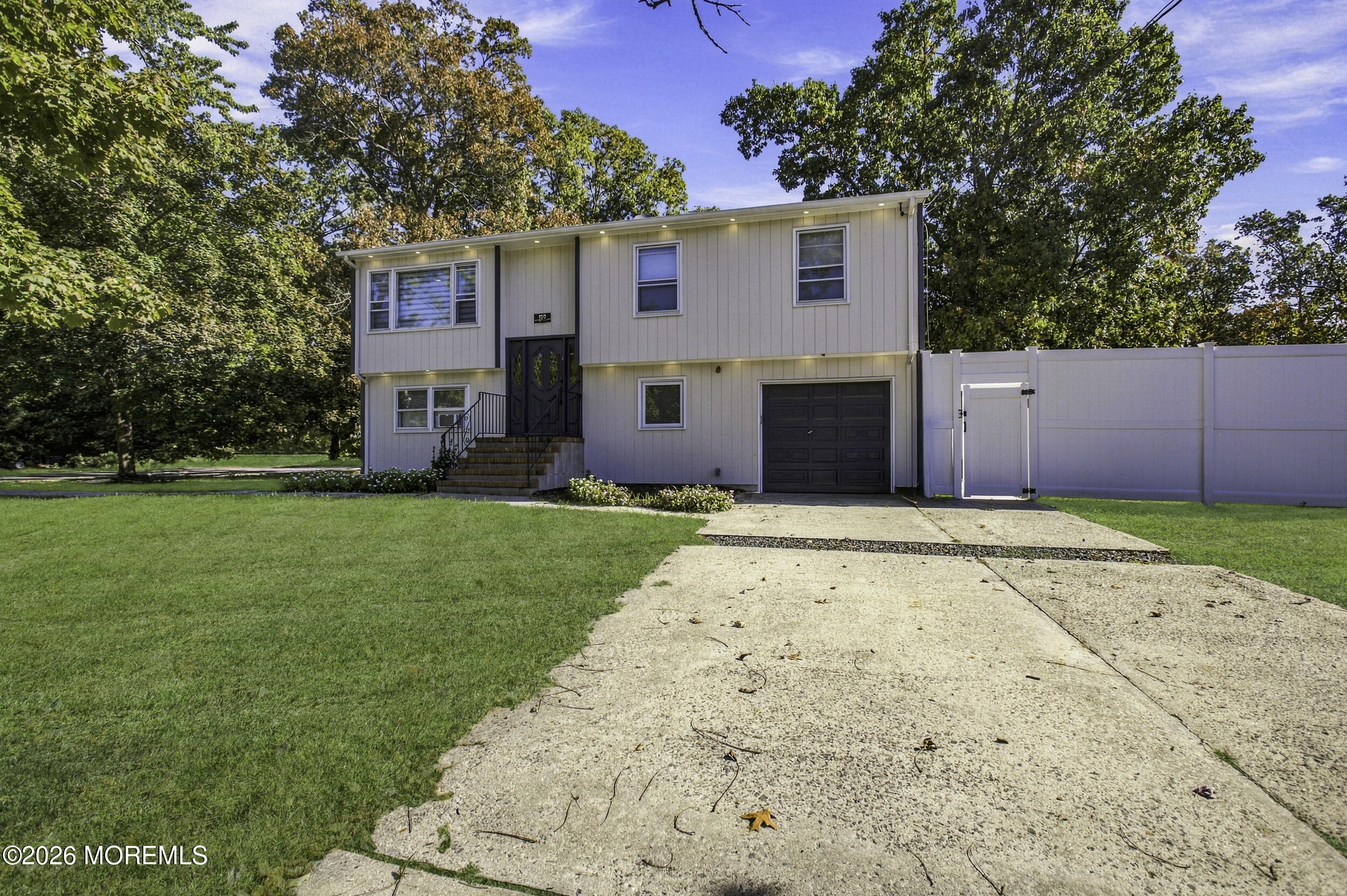 129 Miller Rd, Lakewood, NJ 08701 photo