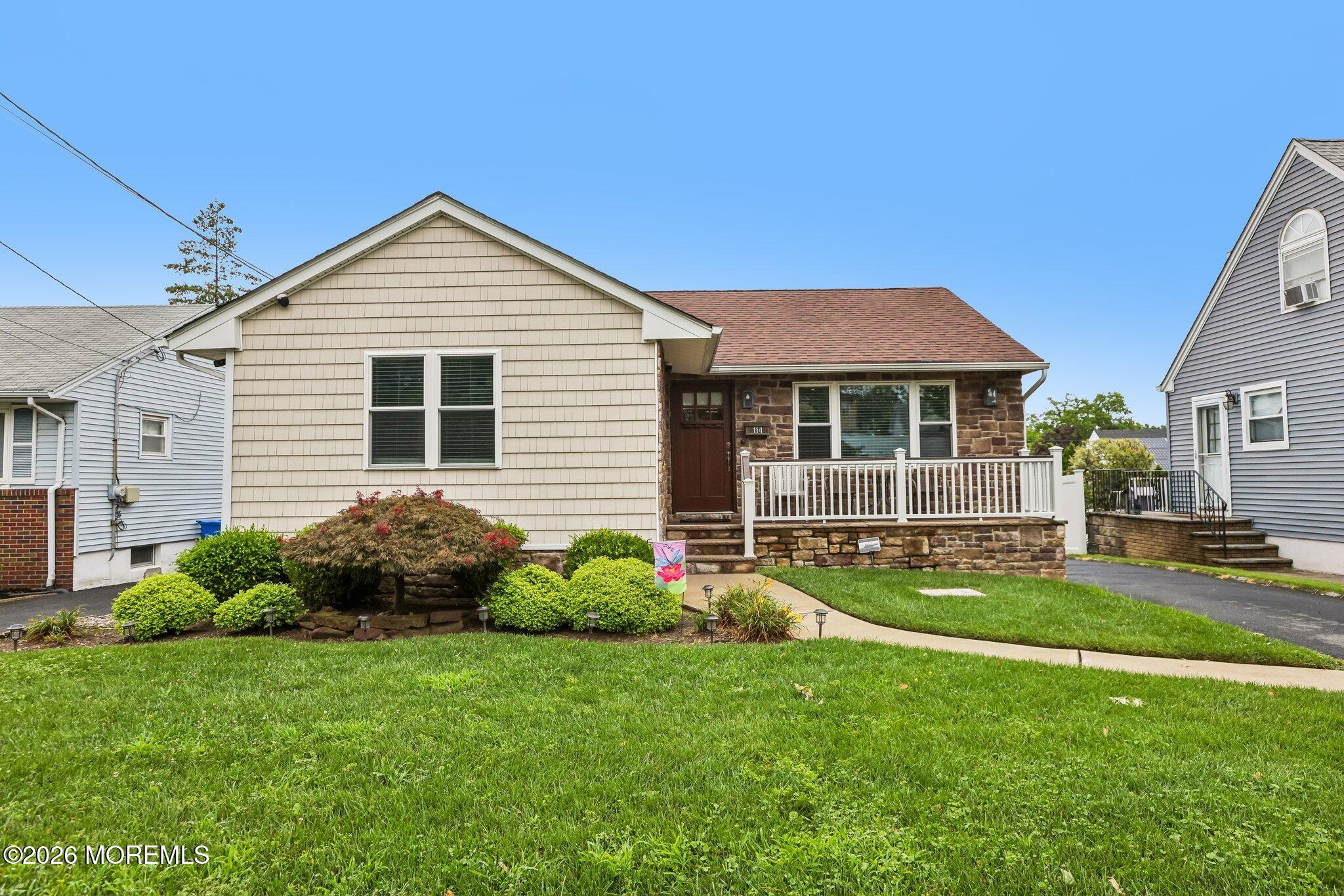 114 Hobart Ave, Rutherford, NJ 07070