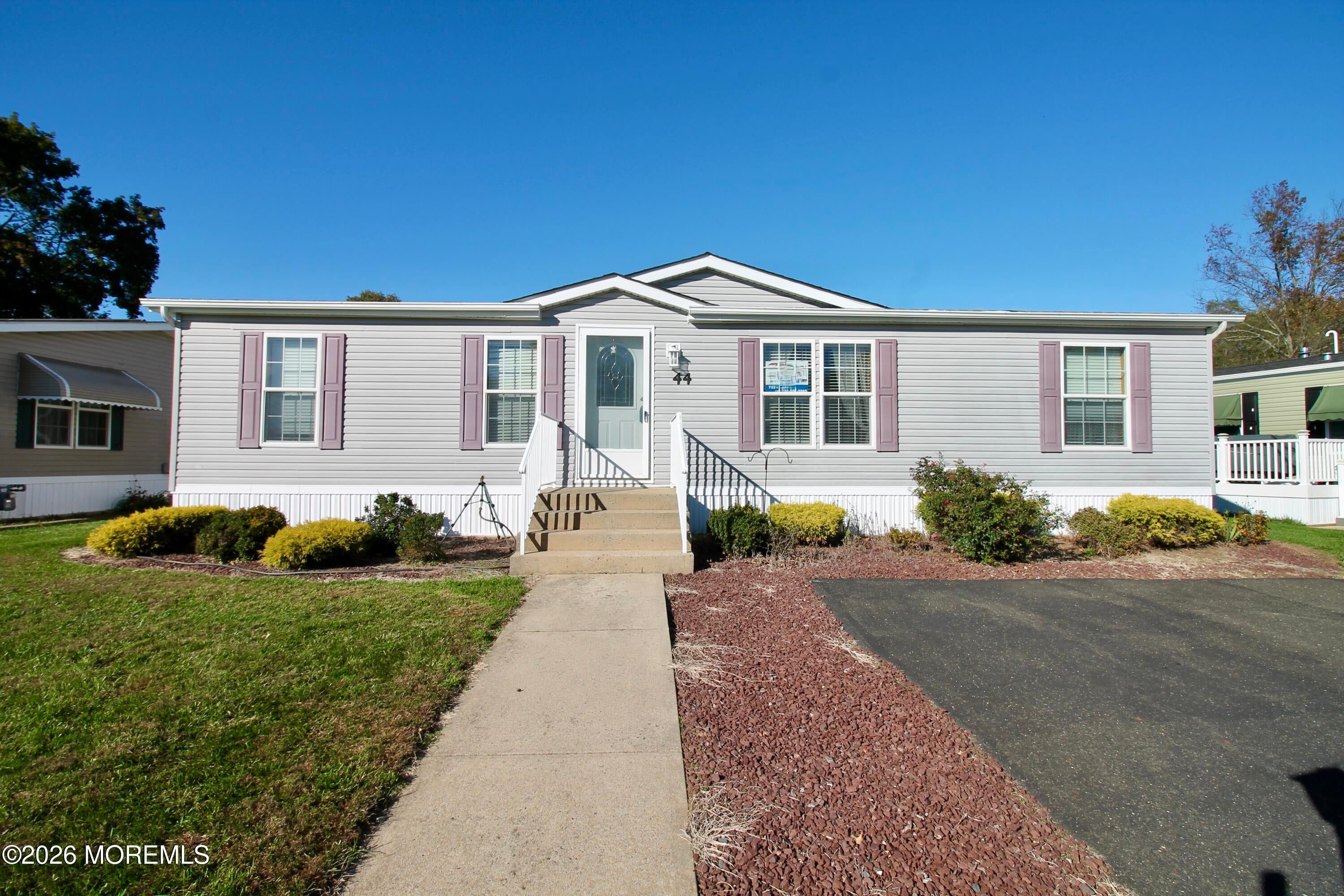 44 Silvermeade Dr, Freehold, NJ 07728
