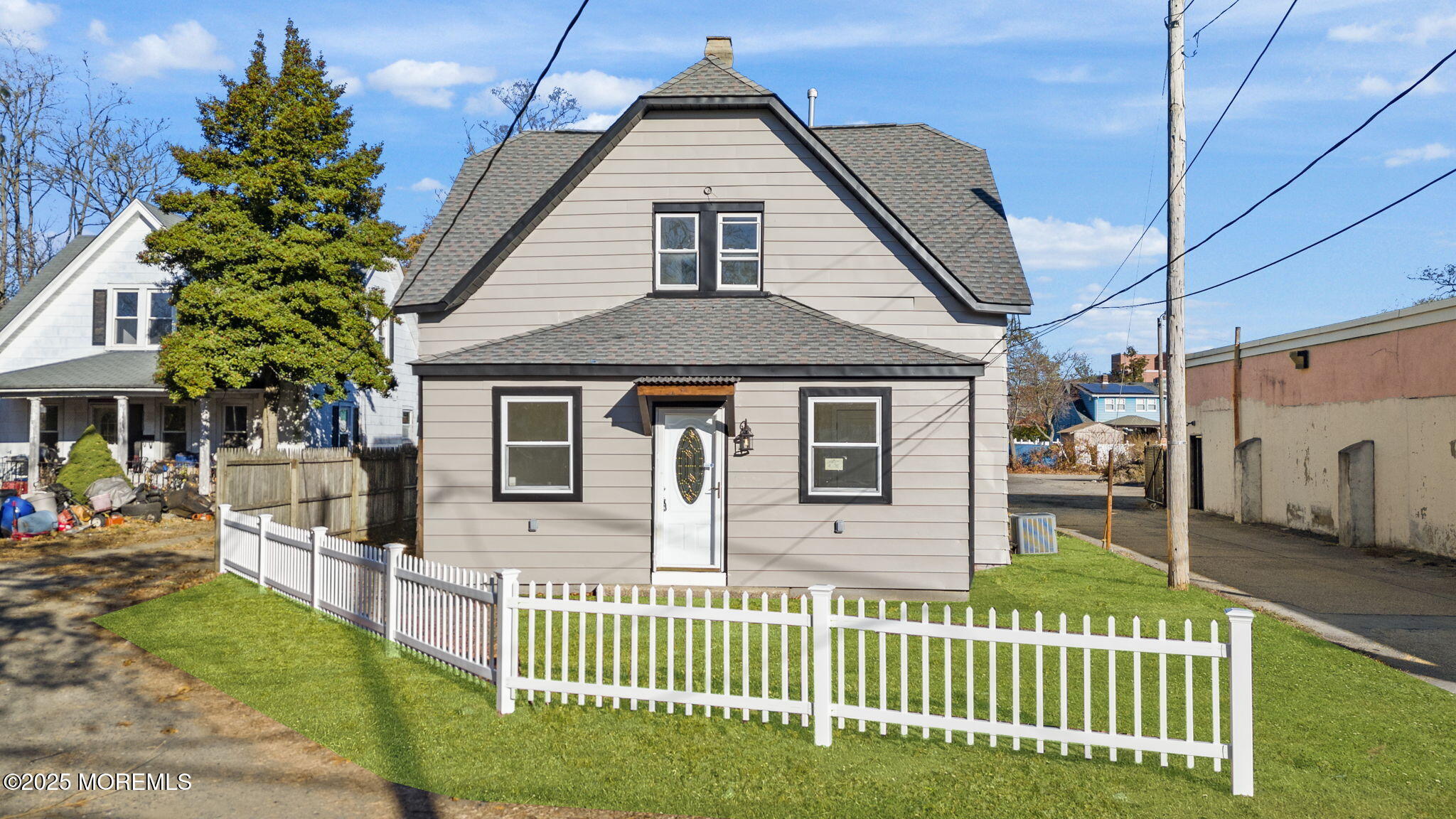 83 Church St, Keansburg, NJ 07734