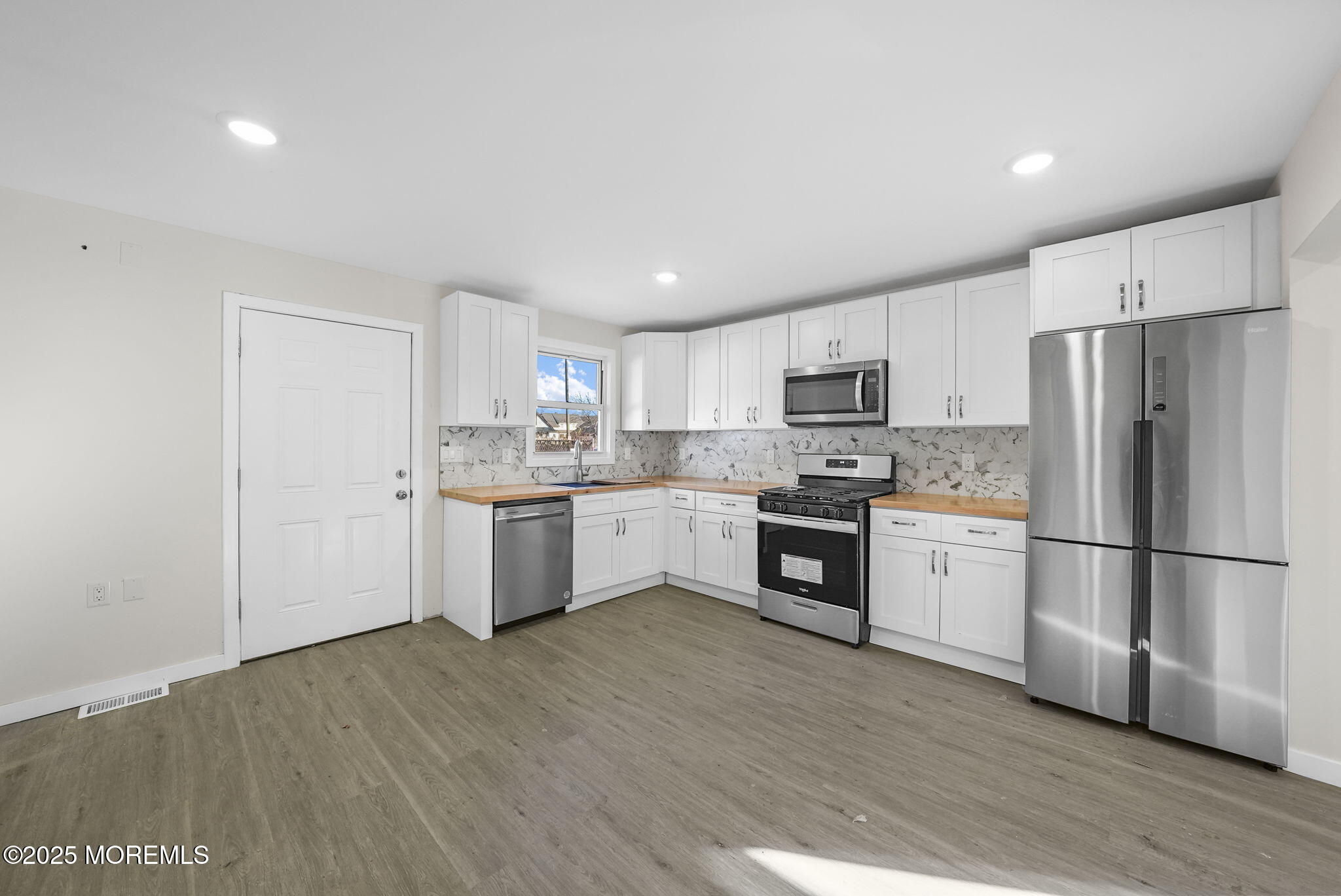 83 Church St, Keansburg, NJ 07734 photo