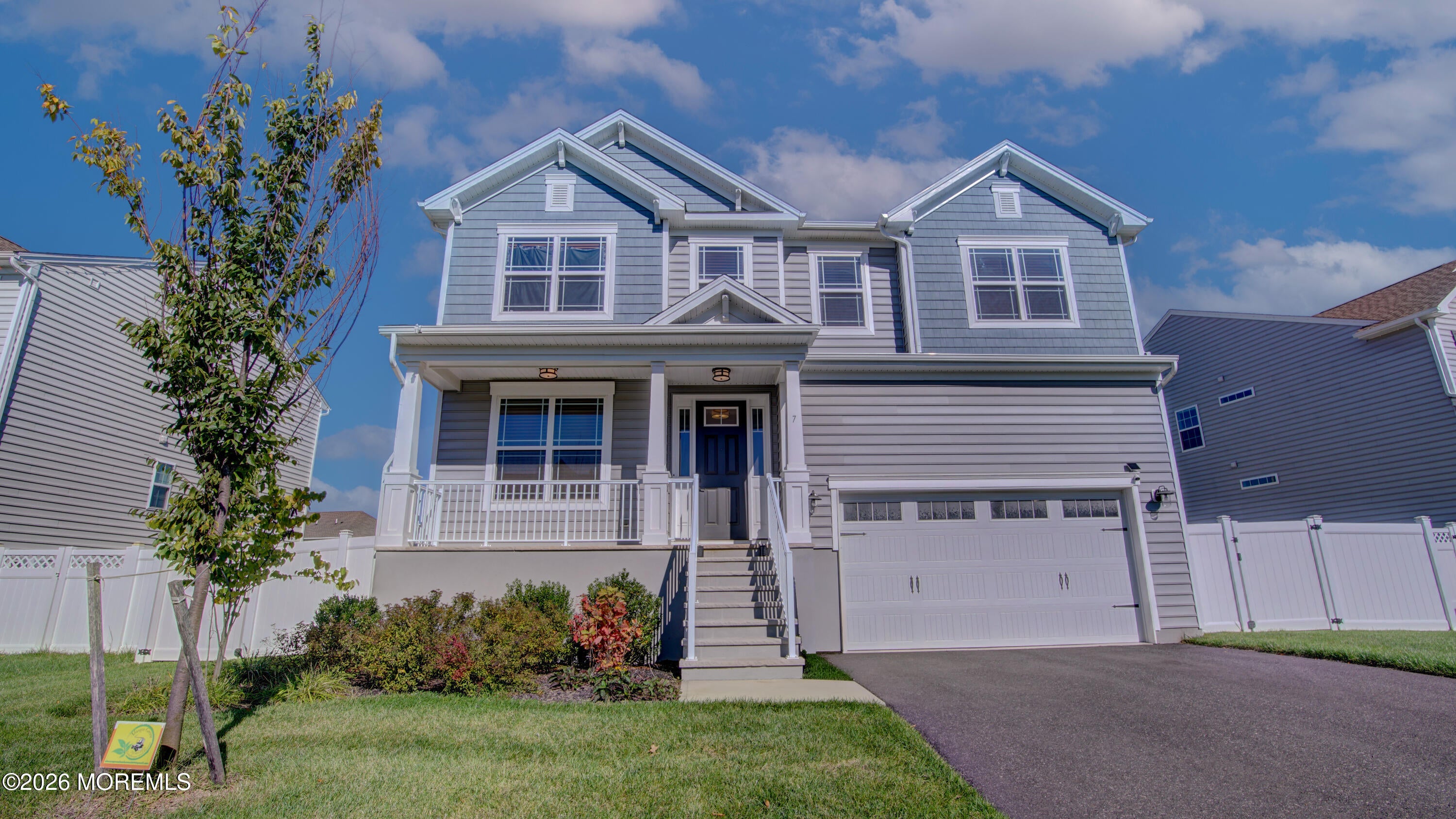 7 Impatiens Ct, Old Bridge, NJ 08857