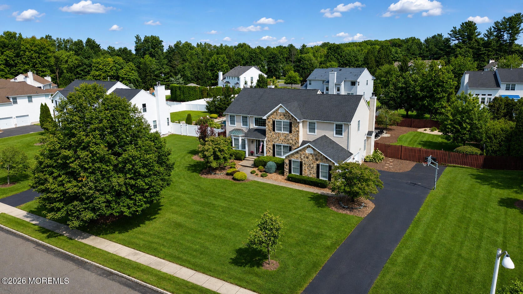 8 Alyssa Ln, Manalapan, NJ 07726 photo