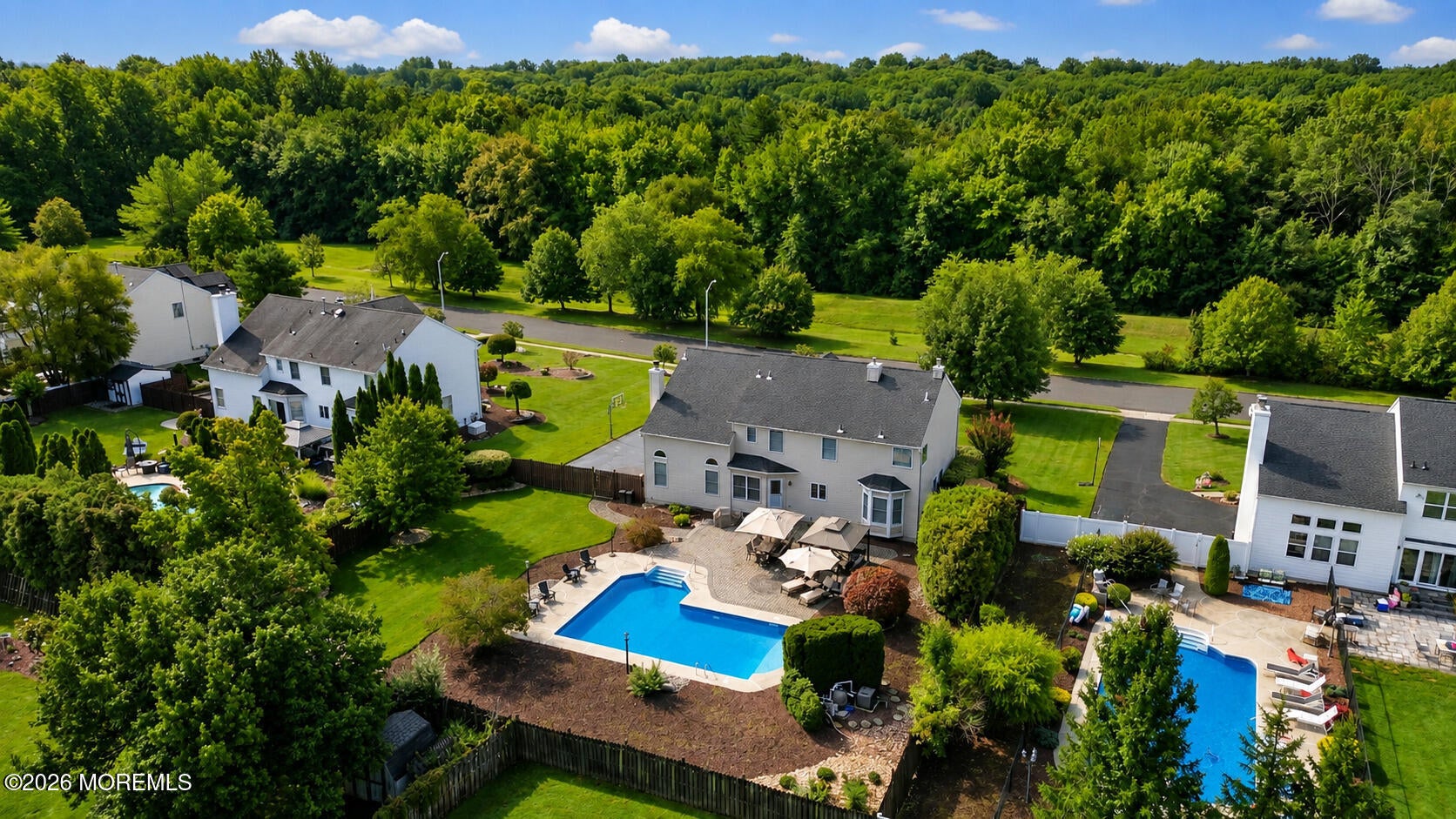 8 Alyssa Ln, Manalapan, NJ 07726 photo