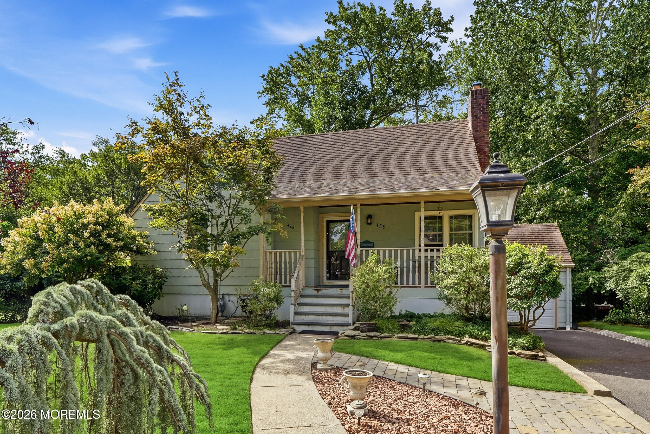 428 Redmond Ave, Oakhurst, NJ 07755