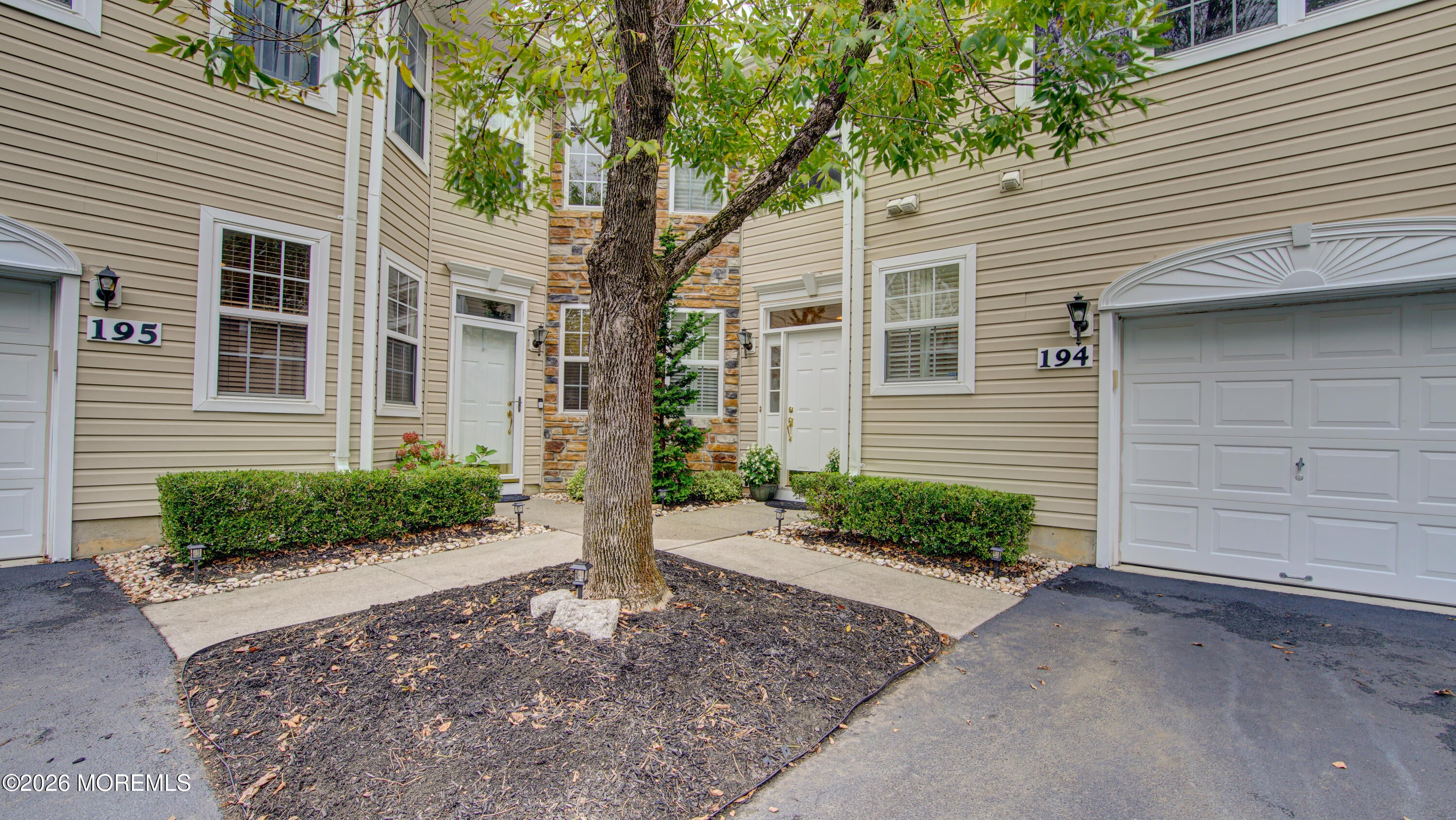 194 Shinnecock Dr, Manalapan, NJ 07726 photo