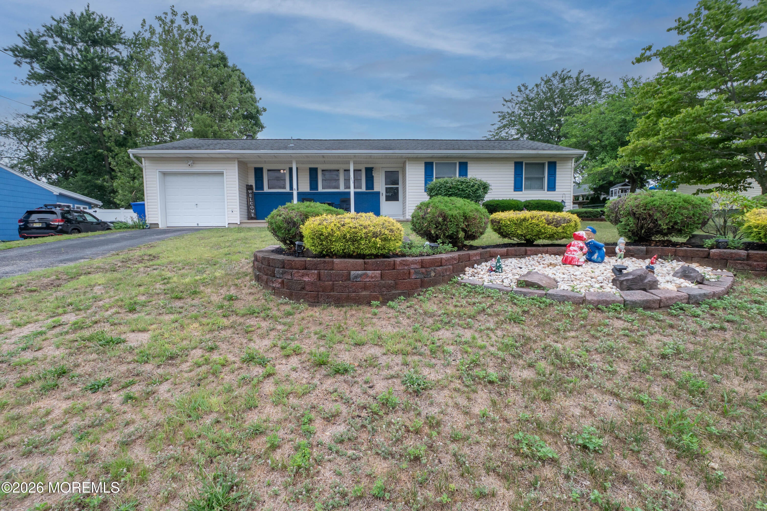 1035 Valley Stream Rd, Toms River, NJ 08753