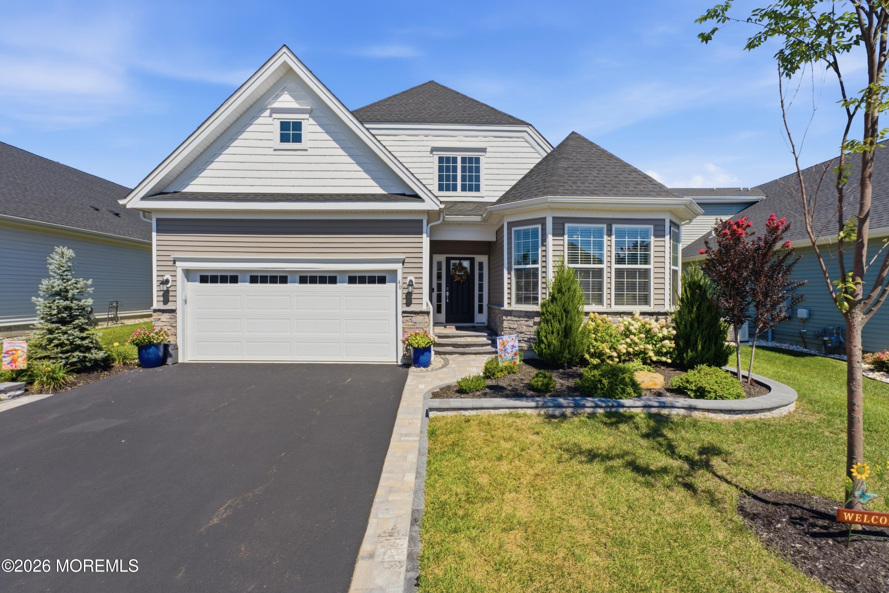 40 Emerald Rd, New Egypt, NJ 08533