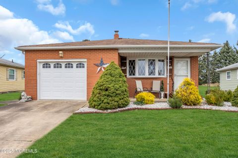 Single Family Residence in Toms River NJ 102 Bimini Drive.jpg