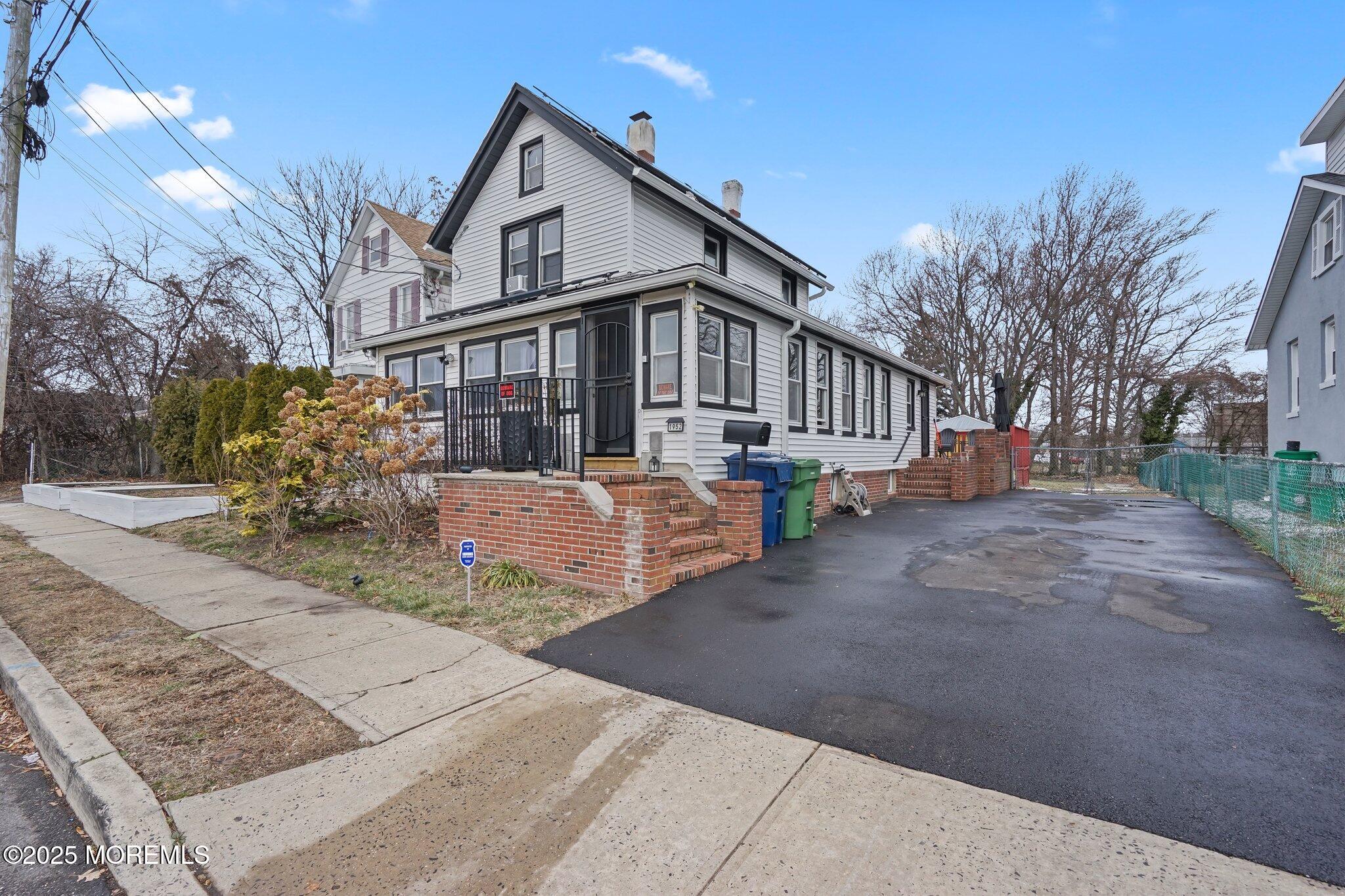 1952 Stratford Ave, Neptune Township, NJ 07753