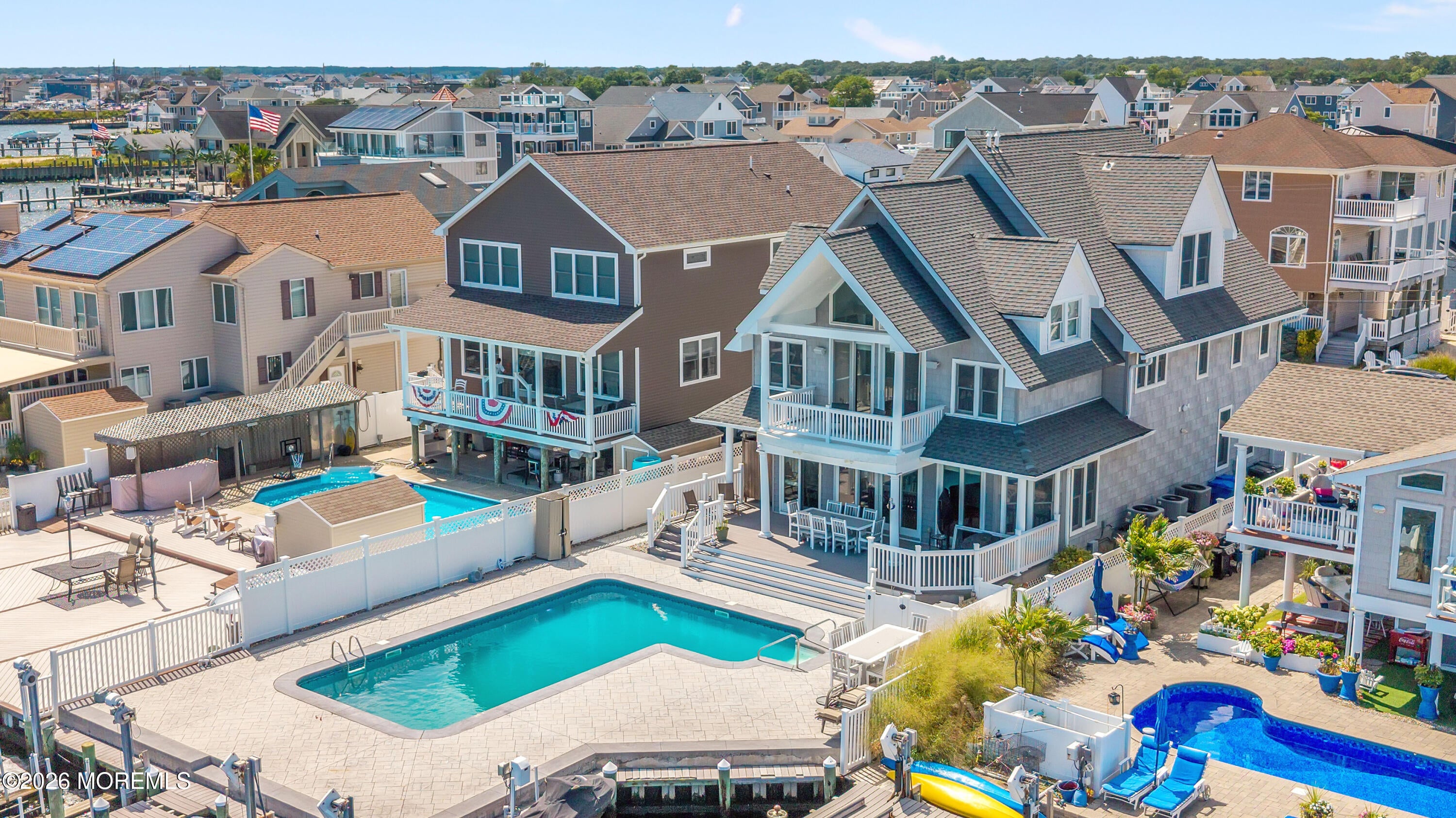 553 Long Point Dr, Toms River, NJ 08753