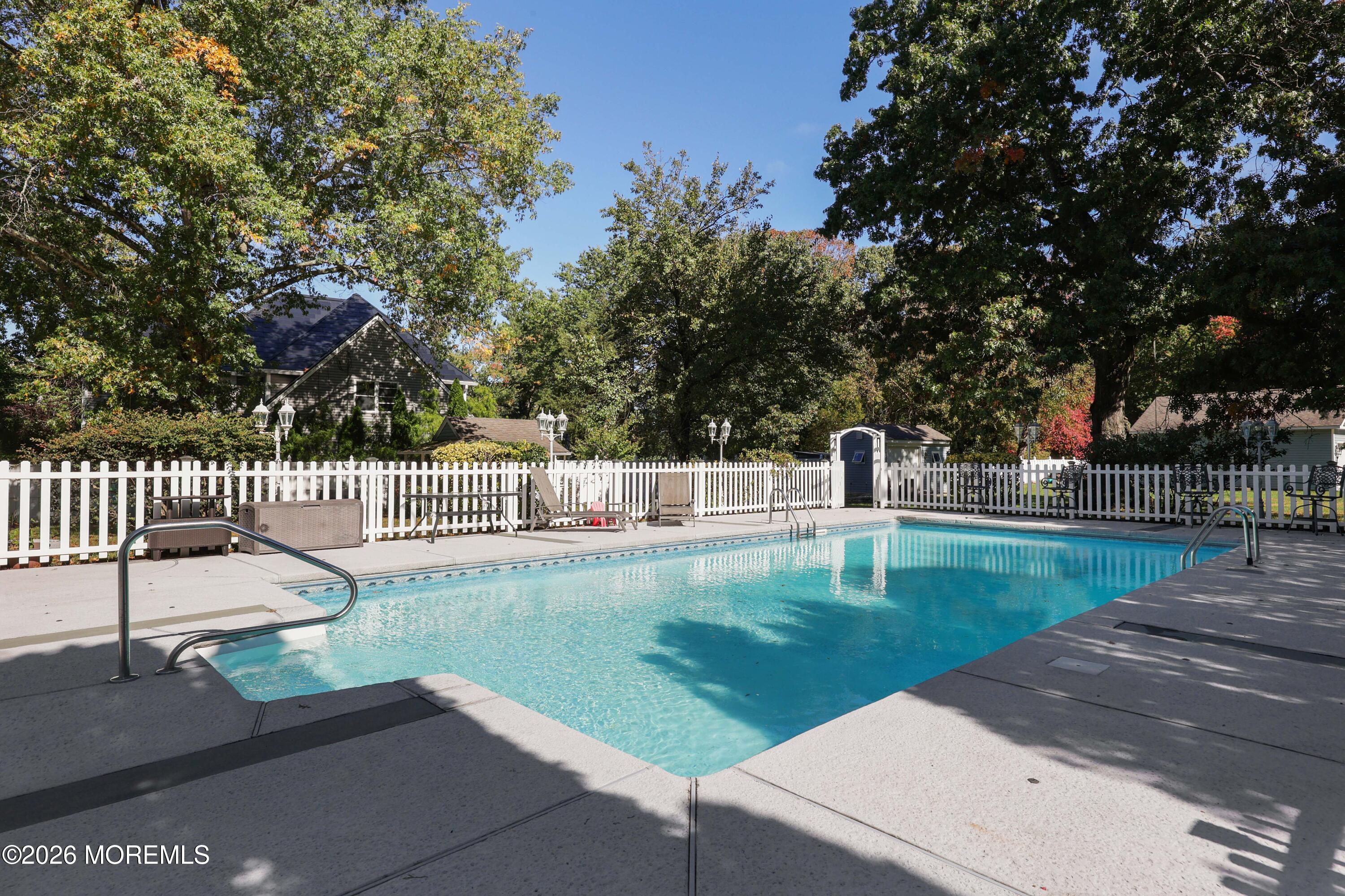 32 Sleepy Hollow Rd, Red Bank, NJ 07701 photo