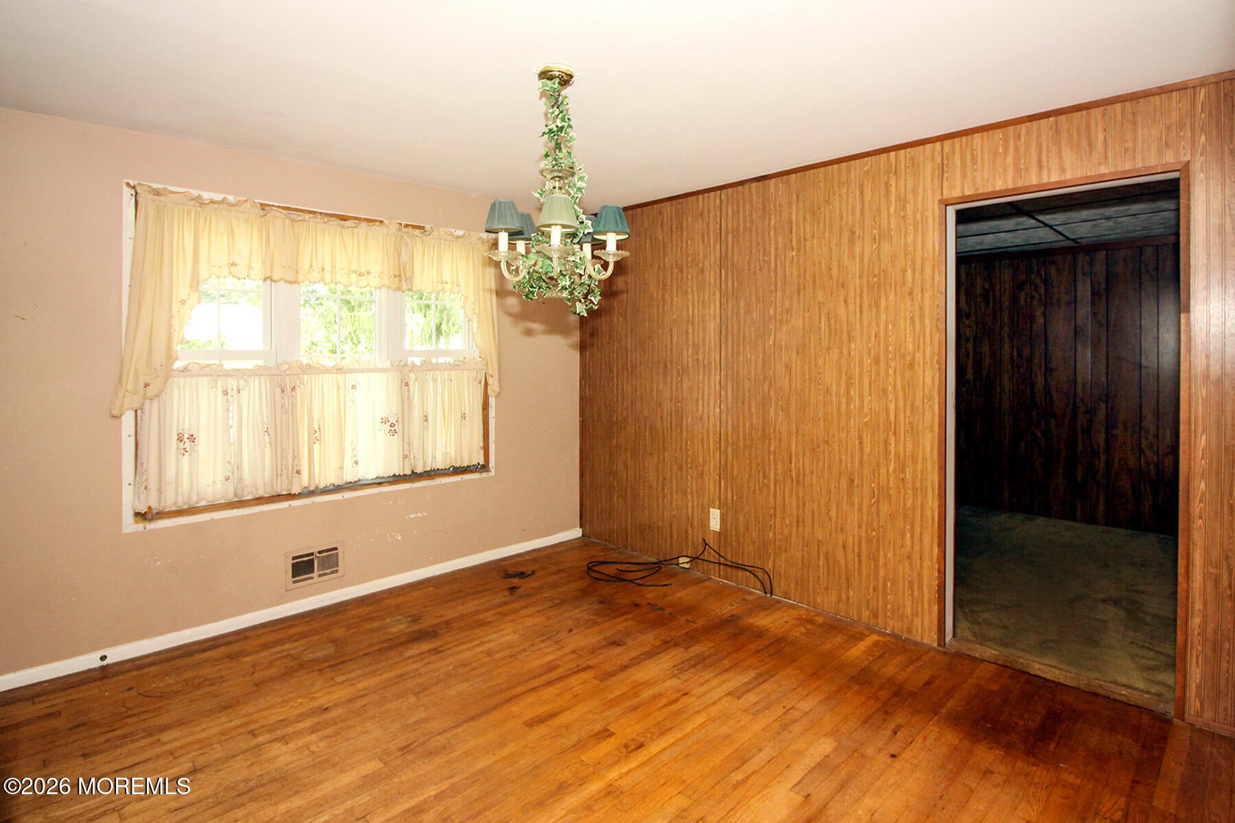 410 Middle Ln, Howell, NJ 07731 photo