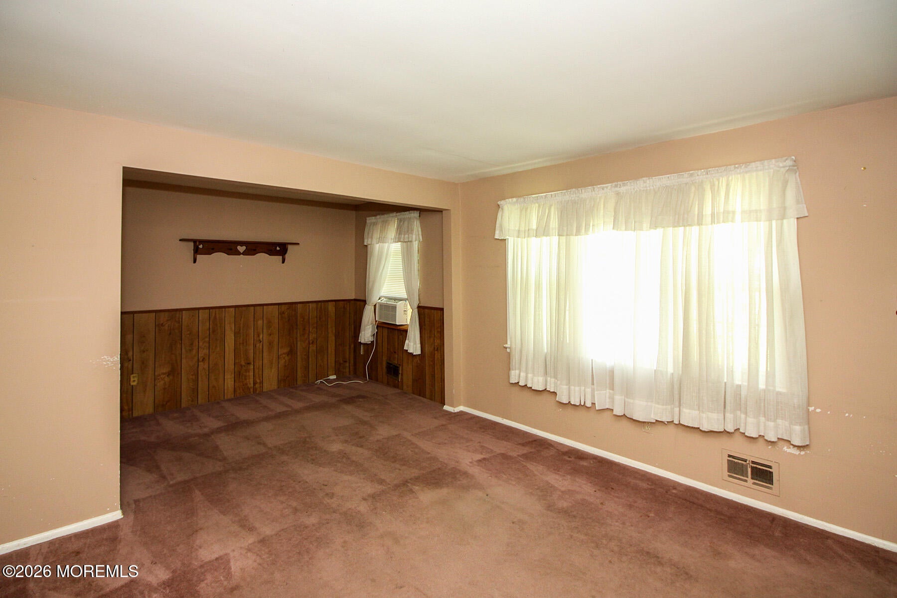 410 Middle Ln, Howell, NJ 07731 photo