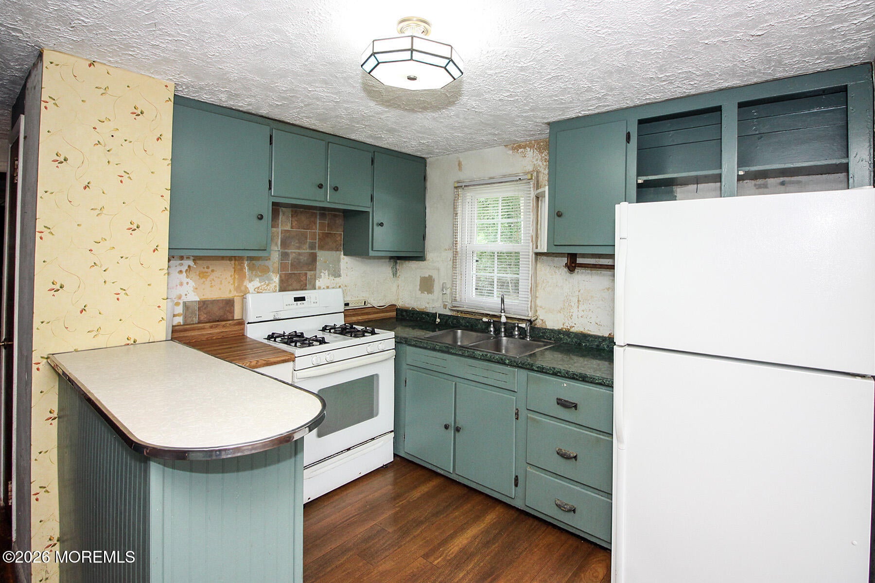 410 Middle Ln, Howell, NJ 07731 photo