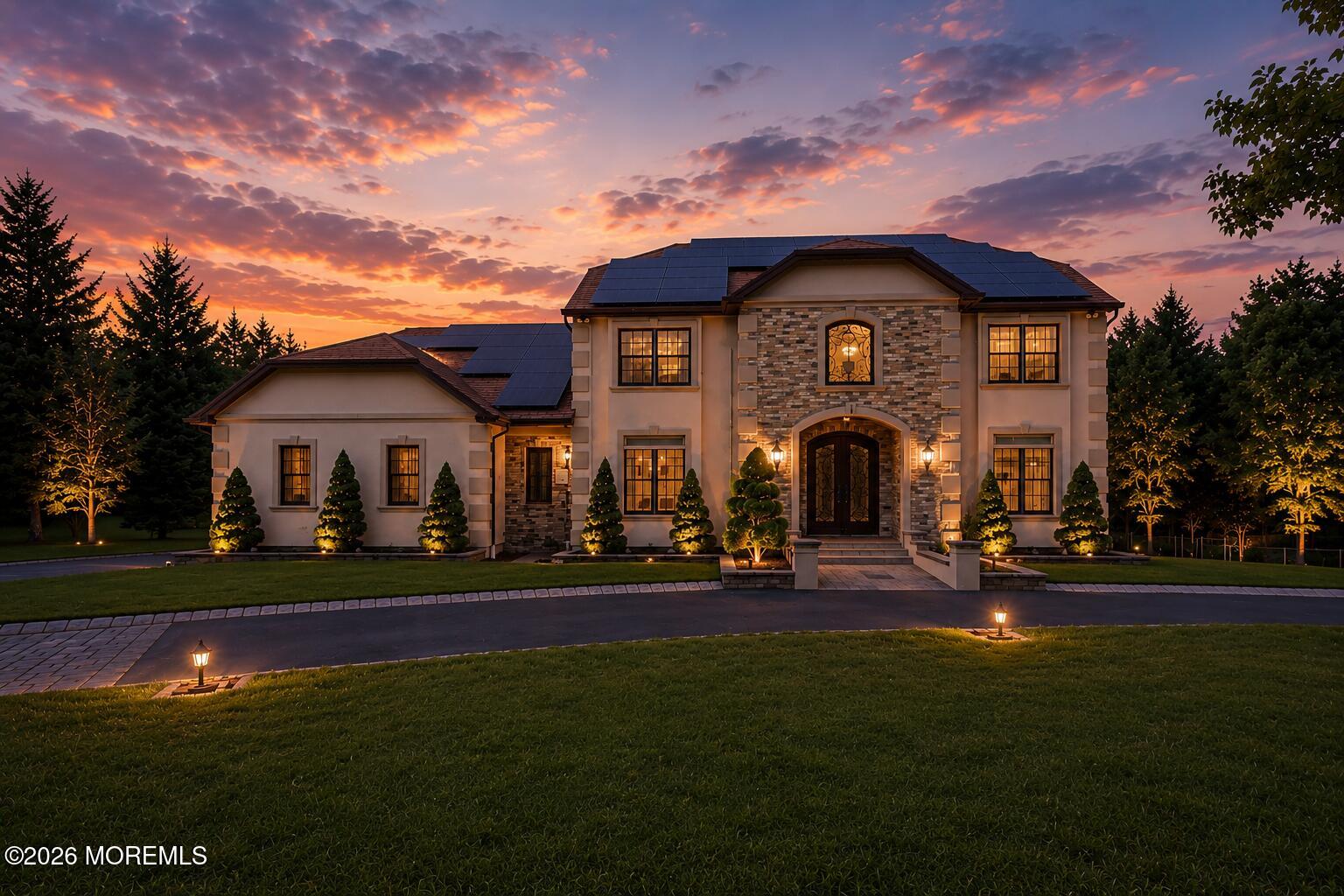 3 Chestnut Hill Dr, Manalapan, NJ 07726