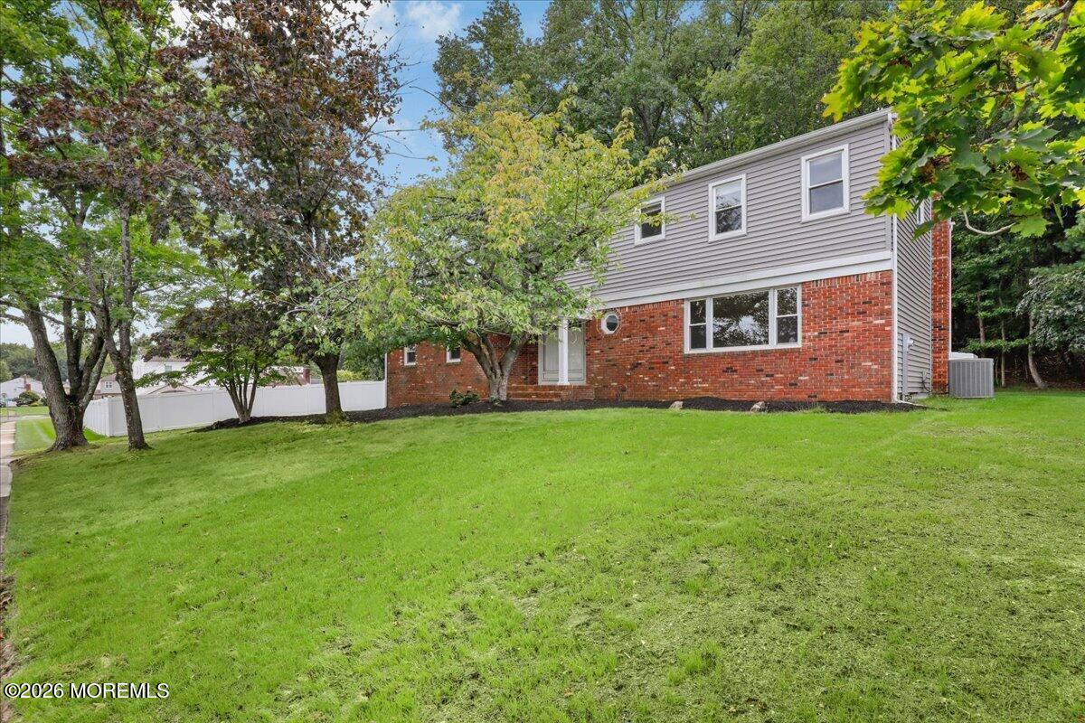 11 Colts Brook Rd, Marlboro, NJ 07746 photo