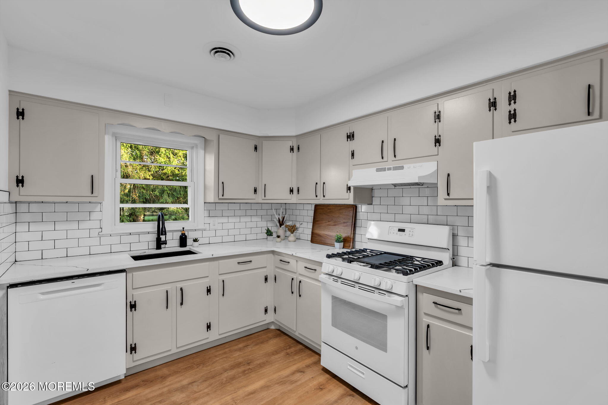 36 Cambridge Ct, Toms River, NJ 08757 photo