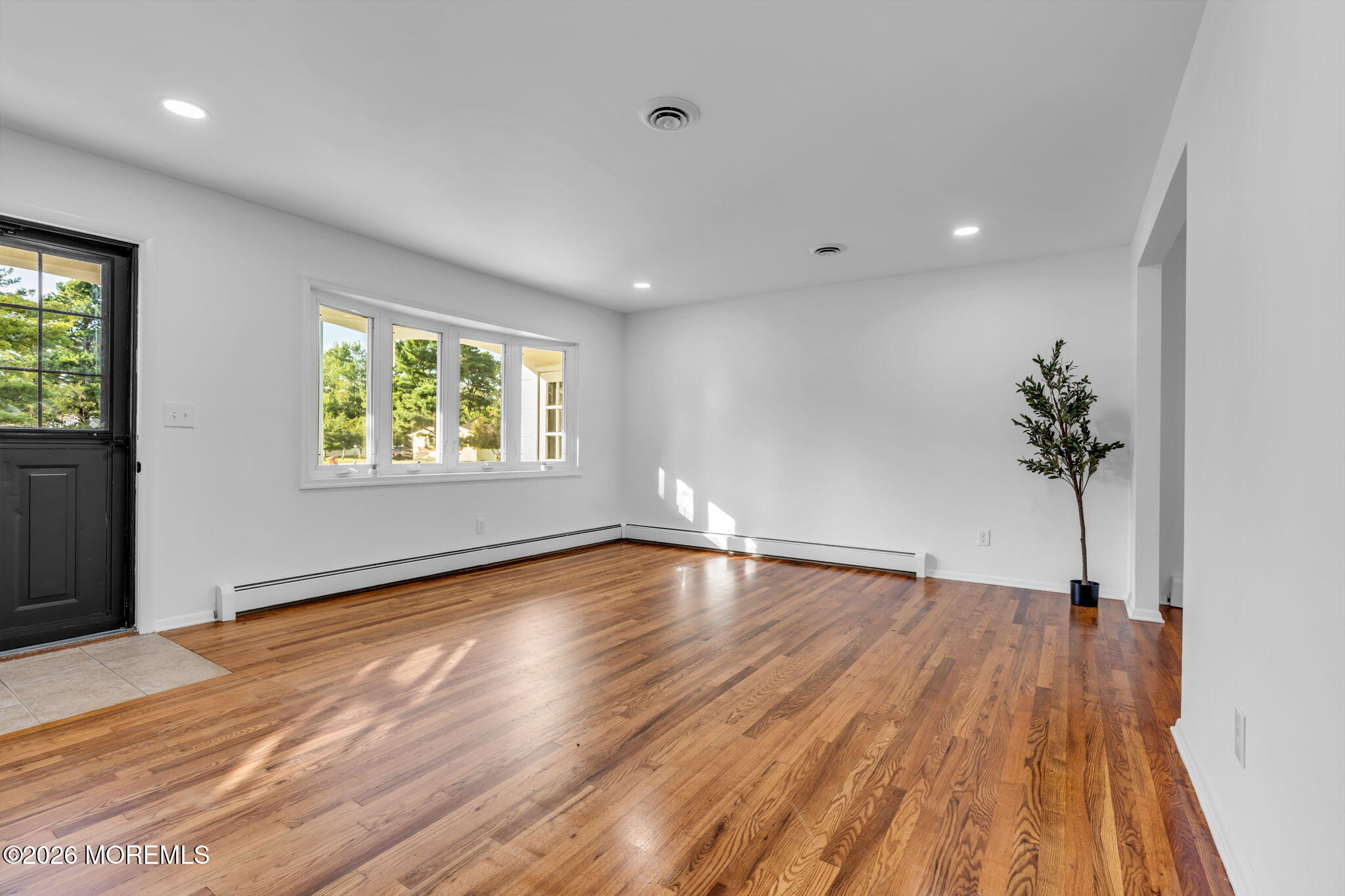 36 Cambridge Ct, Toms River, NJ 08757 photo