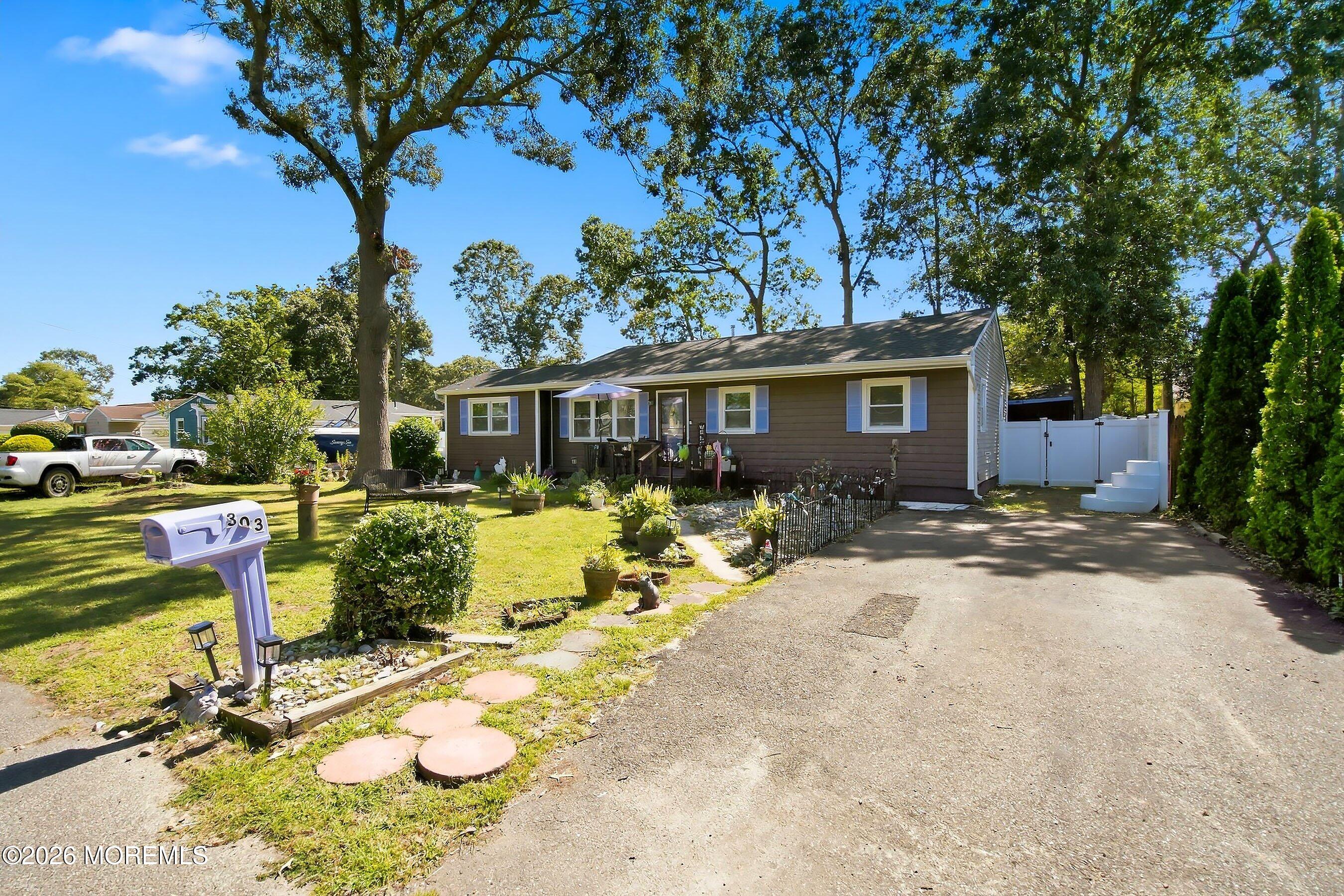 303 Lawrence Dr, Lanoka Harbor, NJ 08734 photo