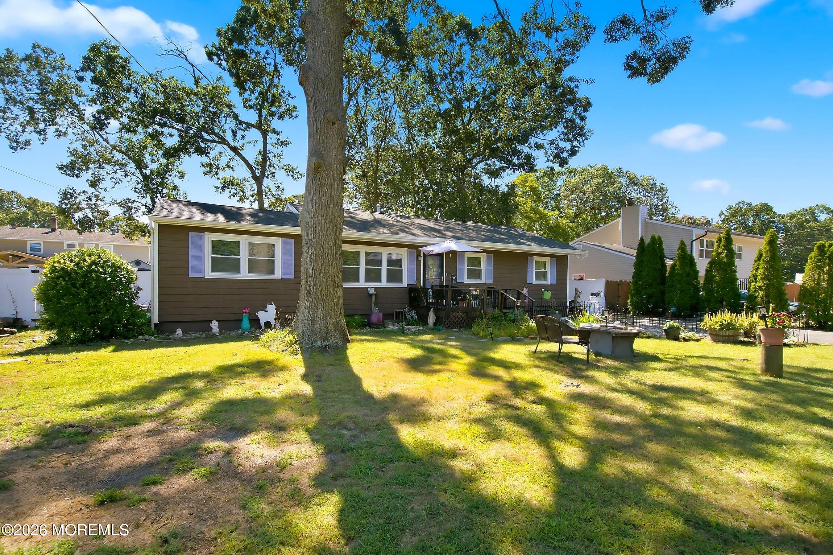 303 Lawrence Dr, Lanoka Harbor, NJ 08734 photo