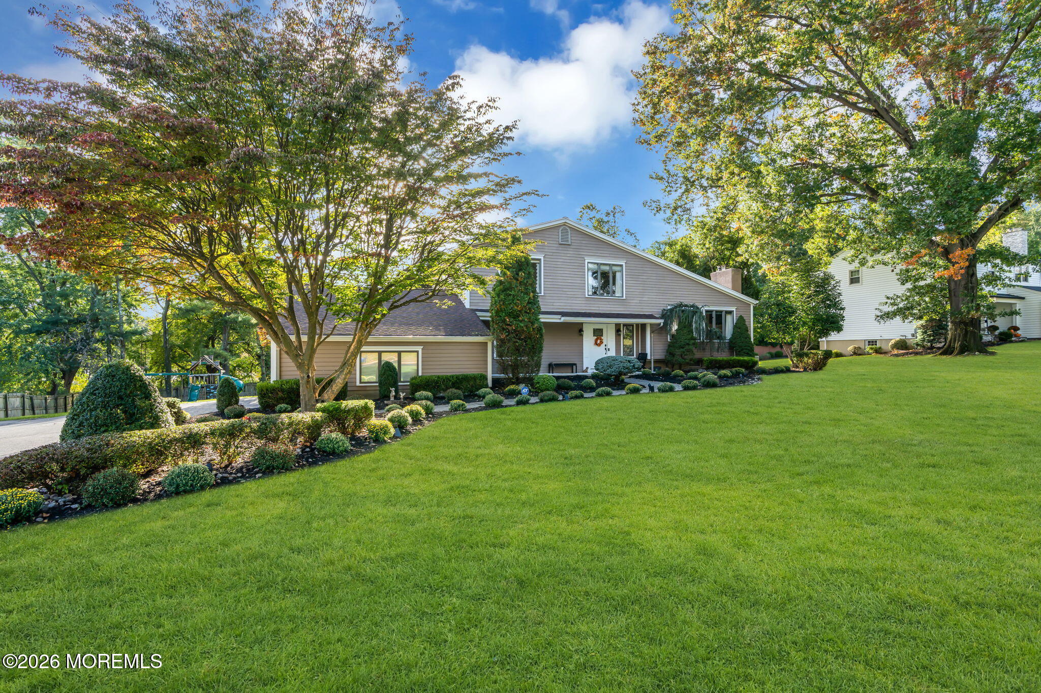 129 Ballantine Rd, Middletown, NJ 07748