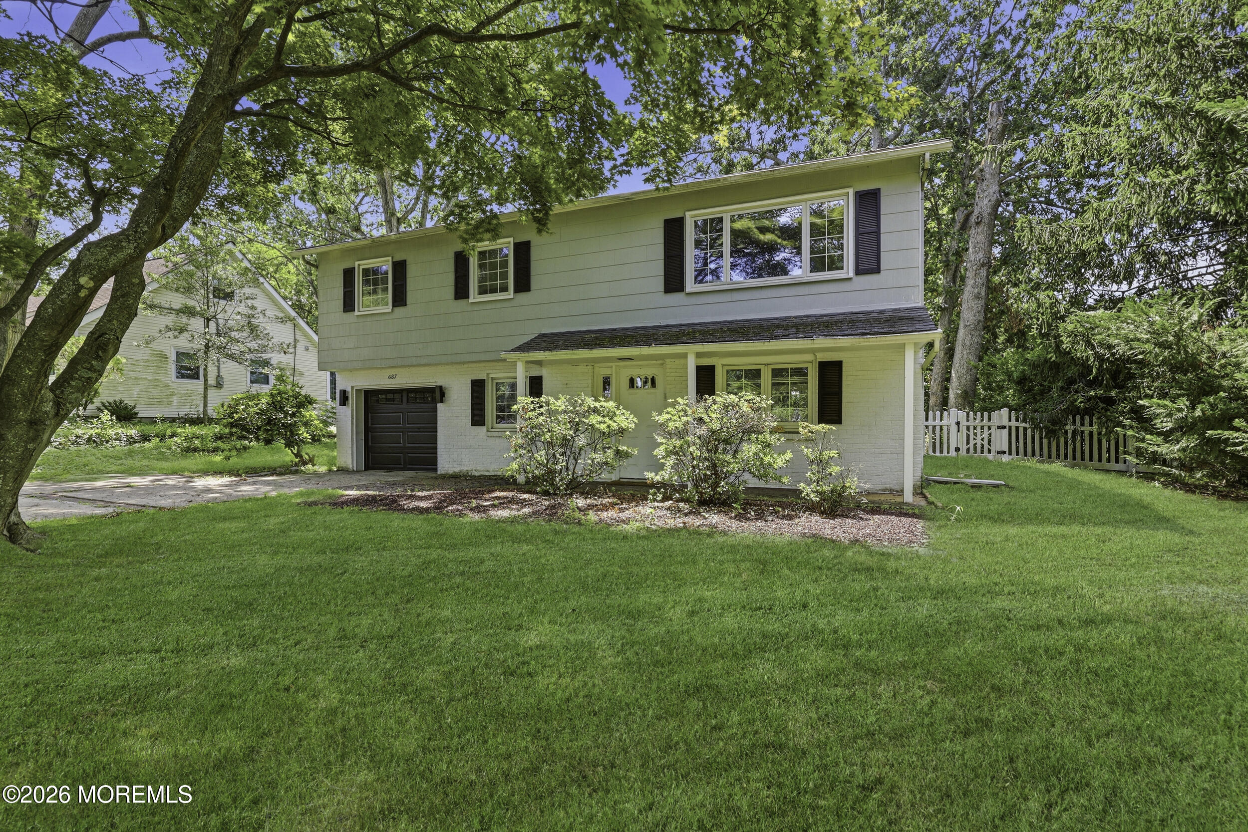 687 Northstream Dr, Toms River, NJ 08753