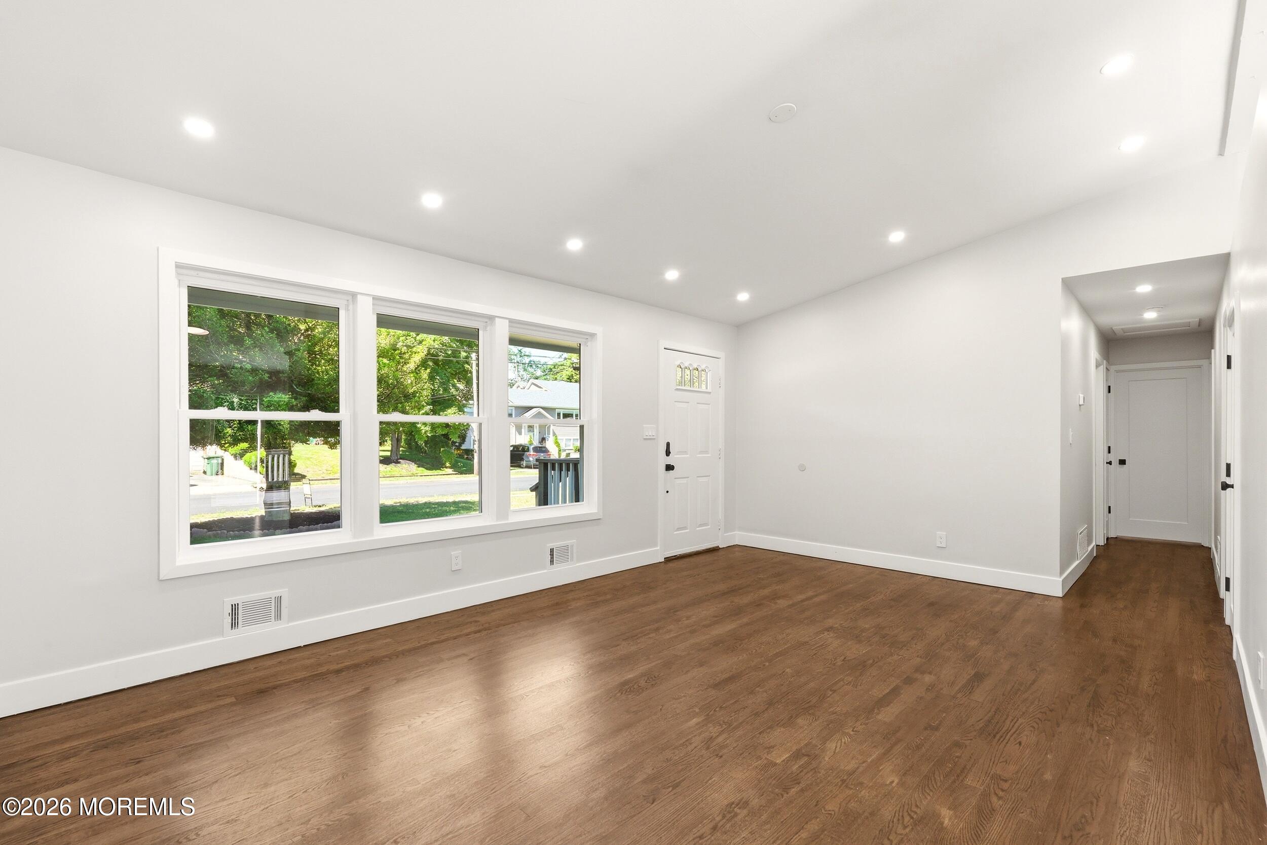 7 Cathedral Dr, Lakewood, NJ 08701 photo